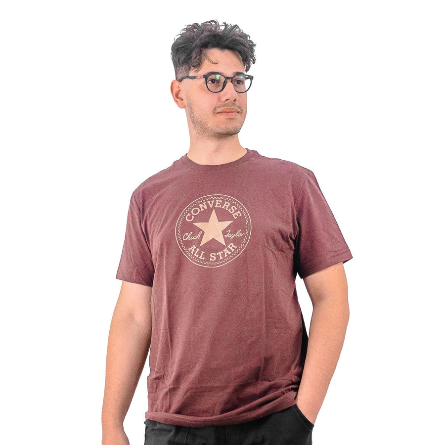 Kit Converse Chuck Taylor + Camiseta Converse + Boné New Era — Camiseta e boné
