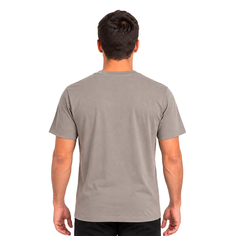 Camiseta Puma Essentials Masculino — As costas ficaram vazias