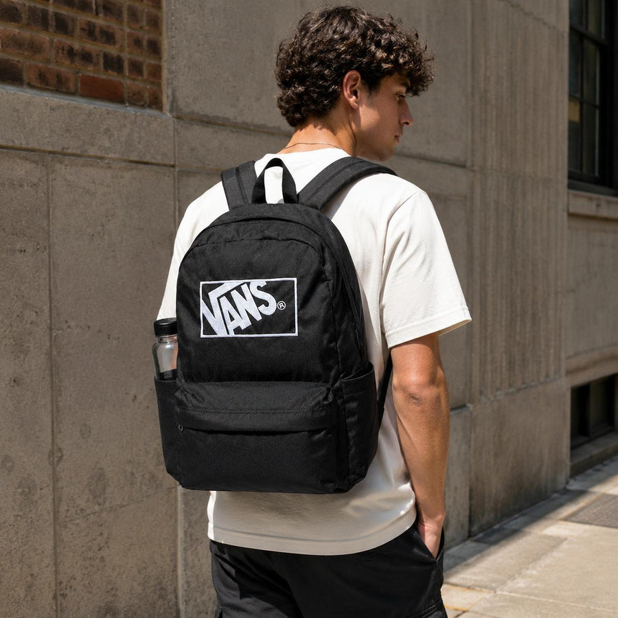 Mochila Vans Old Skool 22L Unissex — Alças que não pesam, material que não encharca
