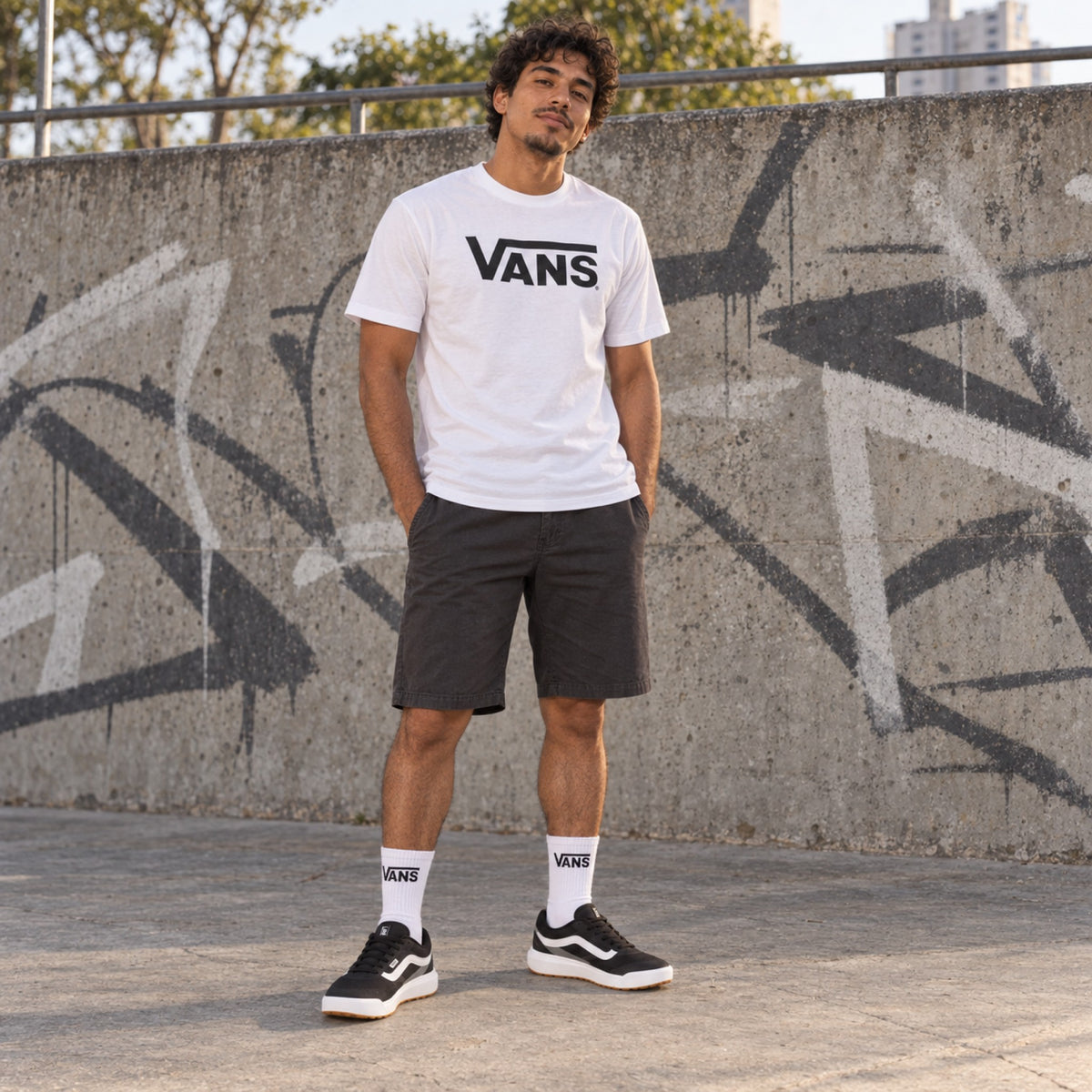 Look completo em pé: Tênis Vans Ultrarange 2.0 Rw Unissex