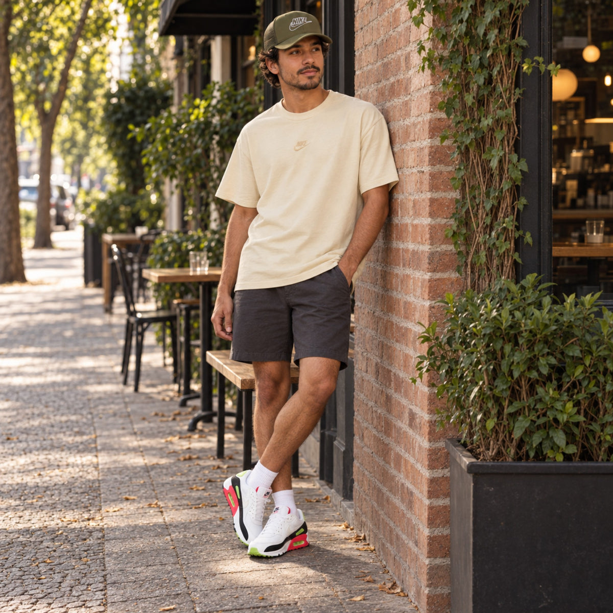 Look completo em pé: Tênis Nike Air Max 90 Masculino