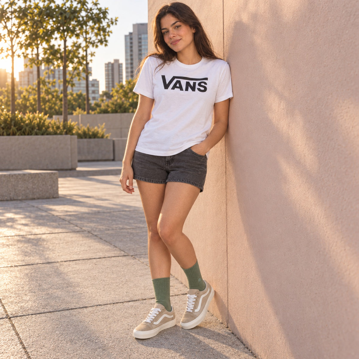 Look completo em pé: Tênis Vans Old Skool Feminino