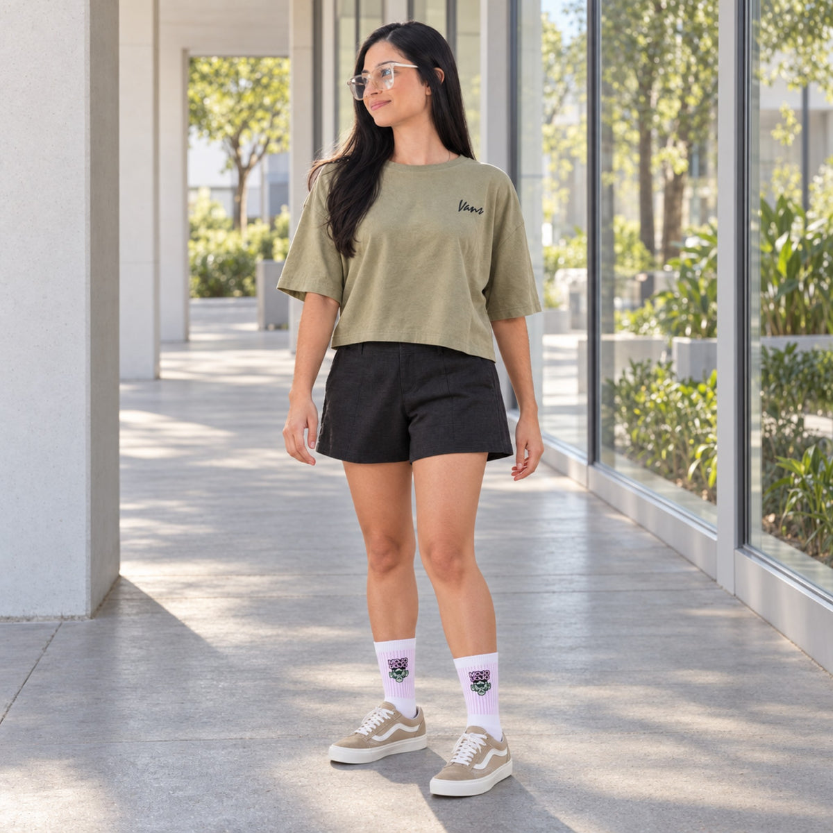 Look completo em pé: Tênis Vans Old Skool Feminino
