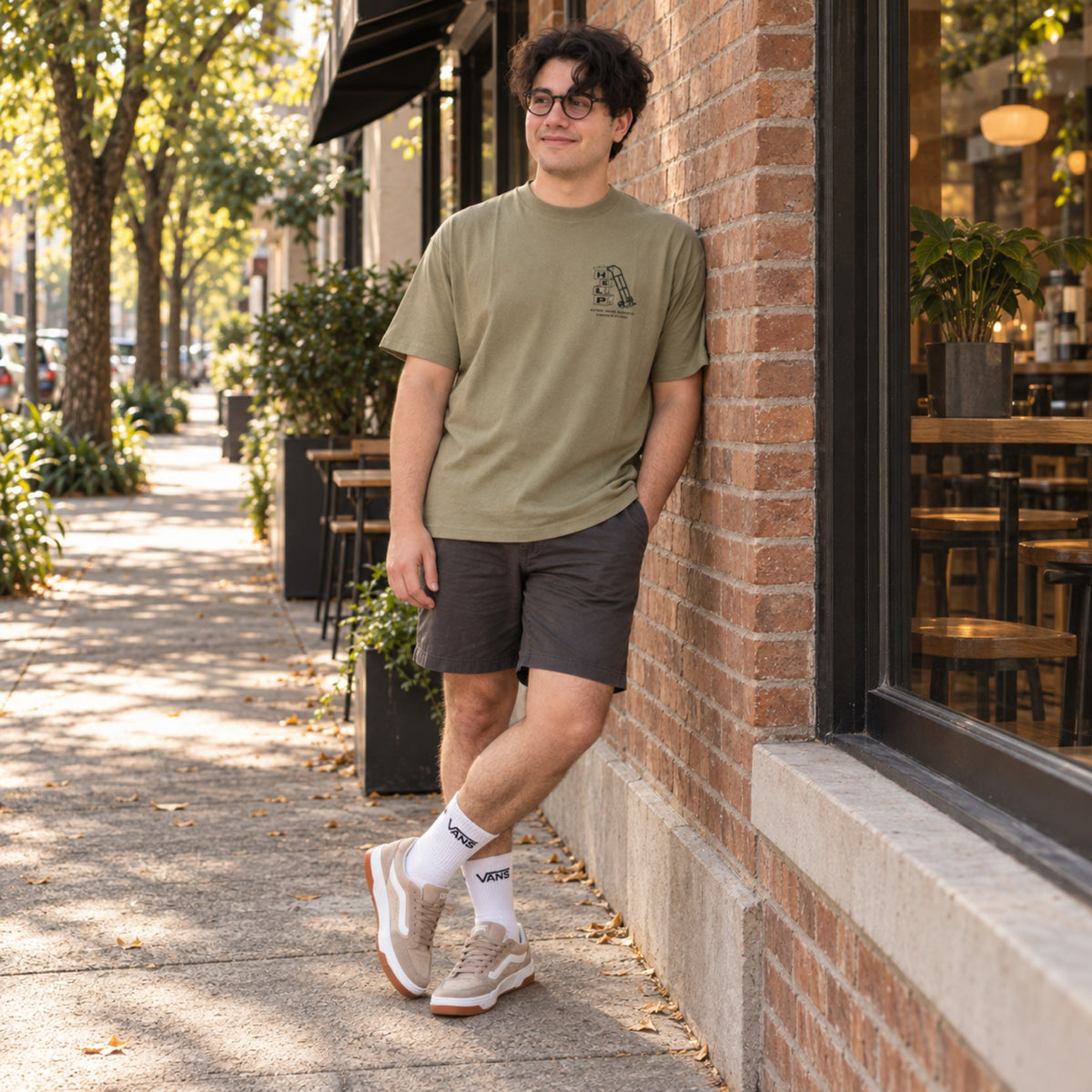 Look completo em pé: Tênis Vans Hylane Unissex