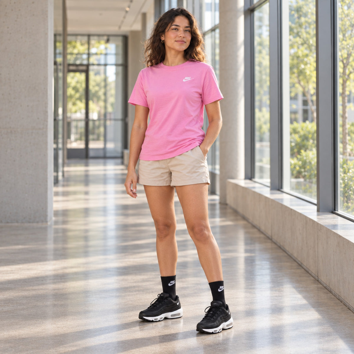 Look completo em pé: Tênis Nike Air Max 95 Feminino
