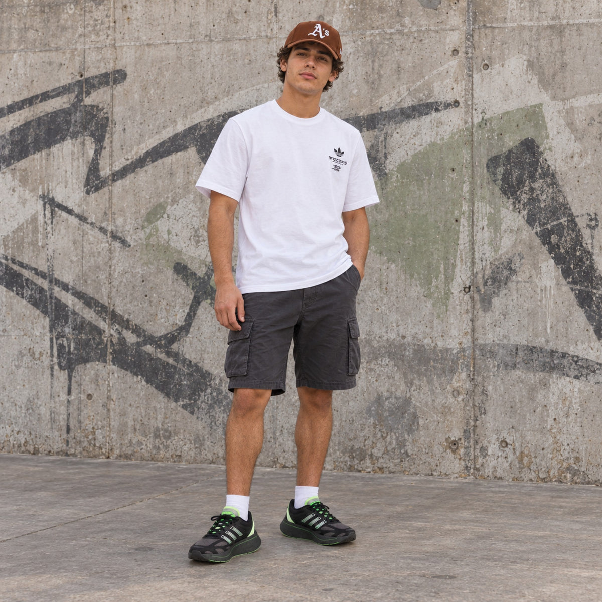 Look completo em pé: Tênis Adidas Adizero Aruku Masculino
