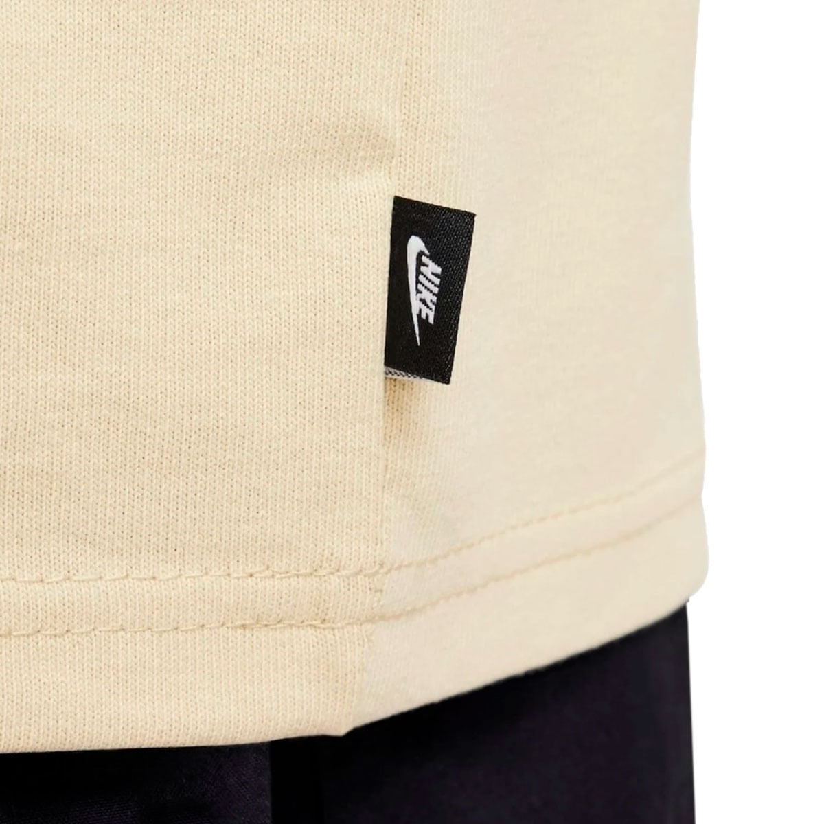 Camiseta Nike Sportswear Premium Masculino — detalhe 3