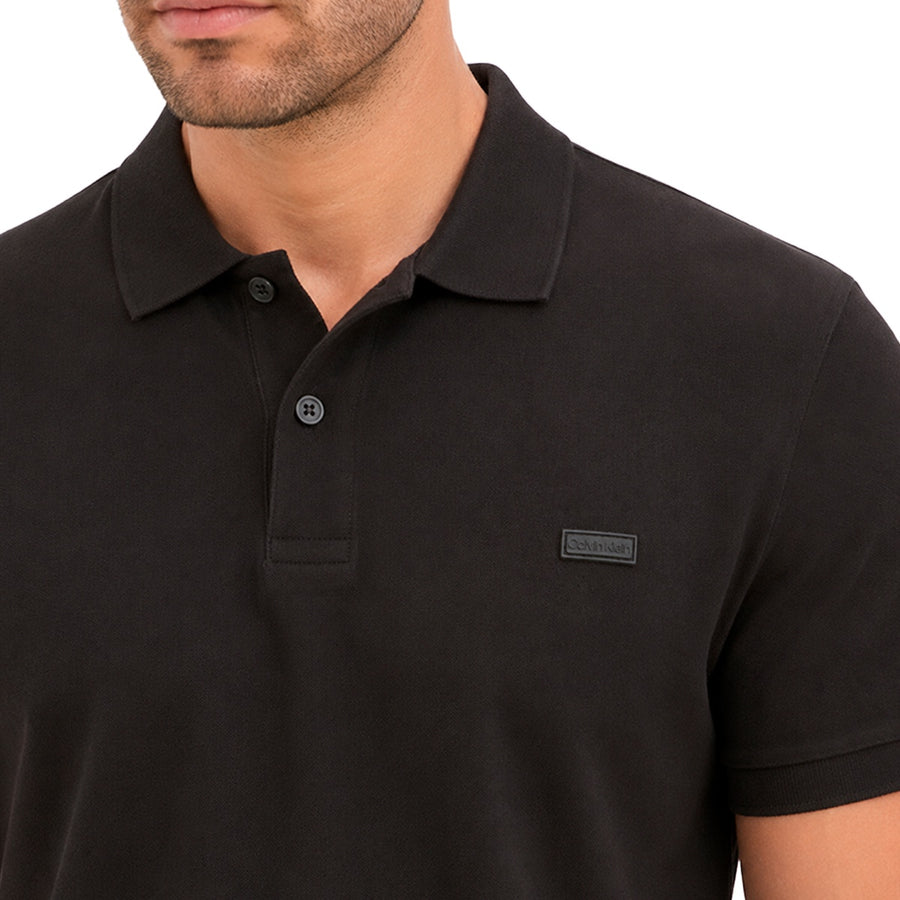 Polo Calvin Klein Patch Masculino — Uma malha pensada para ventilar