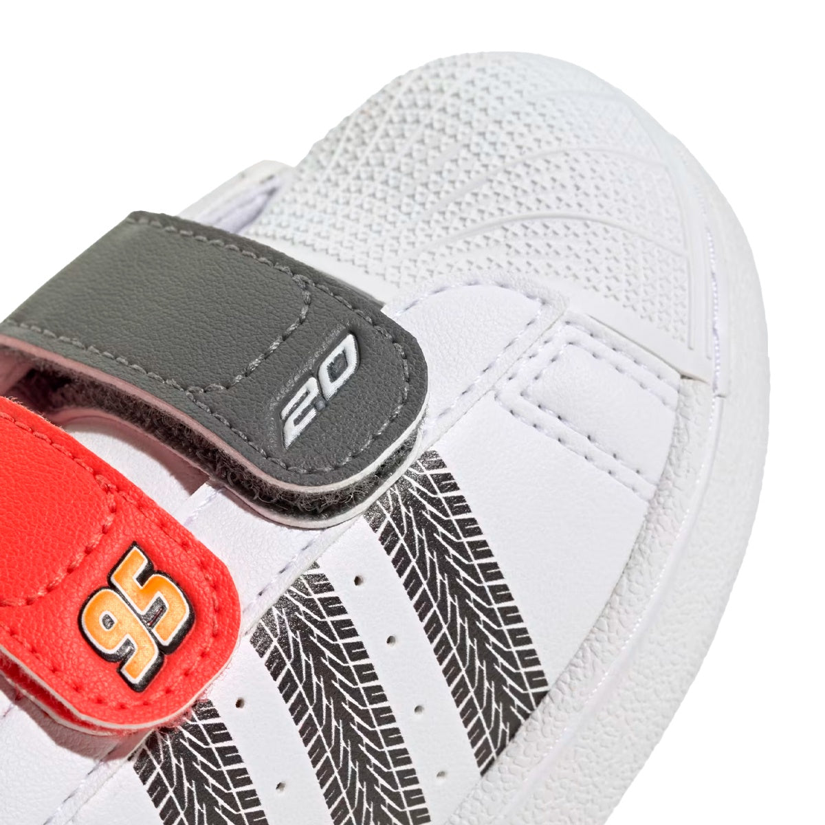 Tênis Adidas Superstar Pixar Cars II Relâmpago McQueen Infantil