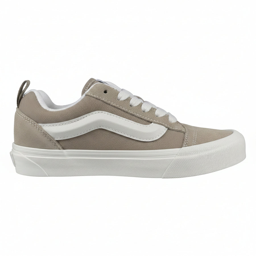 Tênis Vans Knu Skool Feminino — Um clássico da Vans em versão robusta e retrô