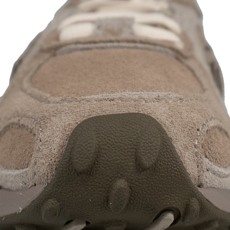 Tênis New Balance 204L Feminino — Cravos no calcanhar