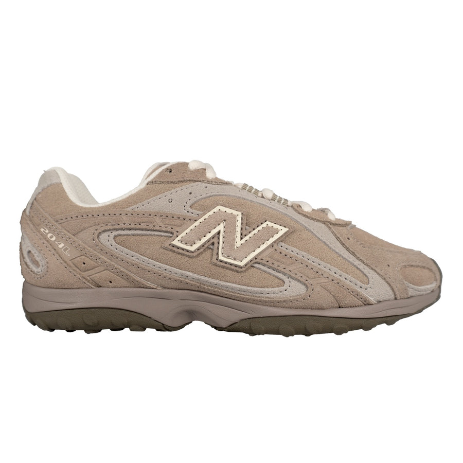 Tênis New Balance 204L Feminino — Silhueta baixa e alongada
