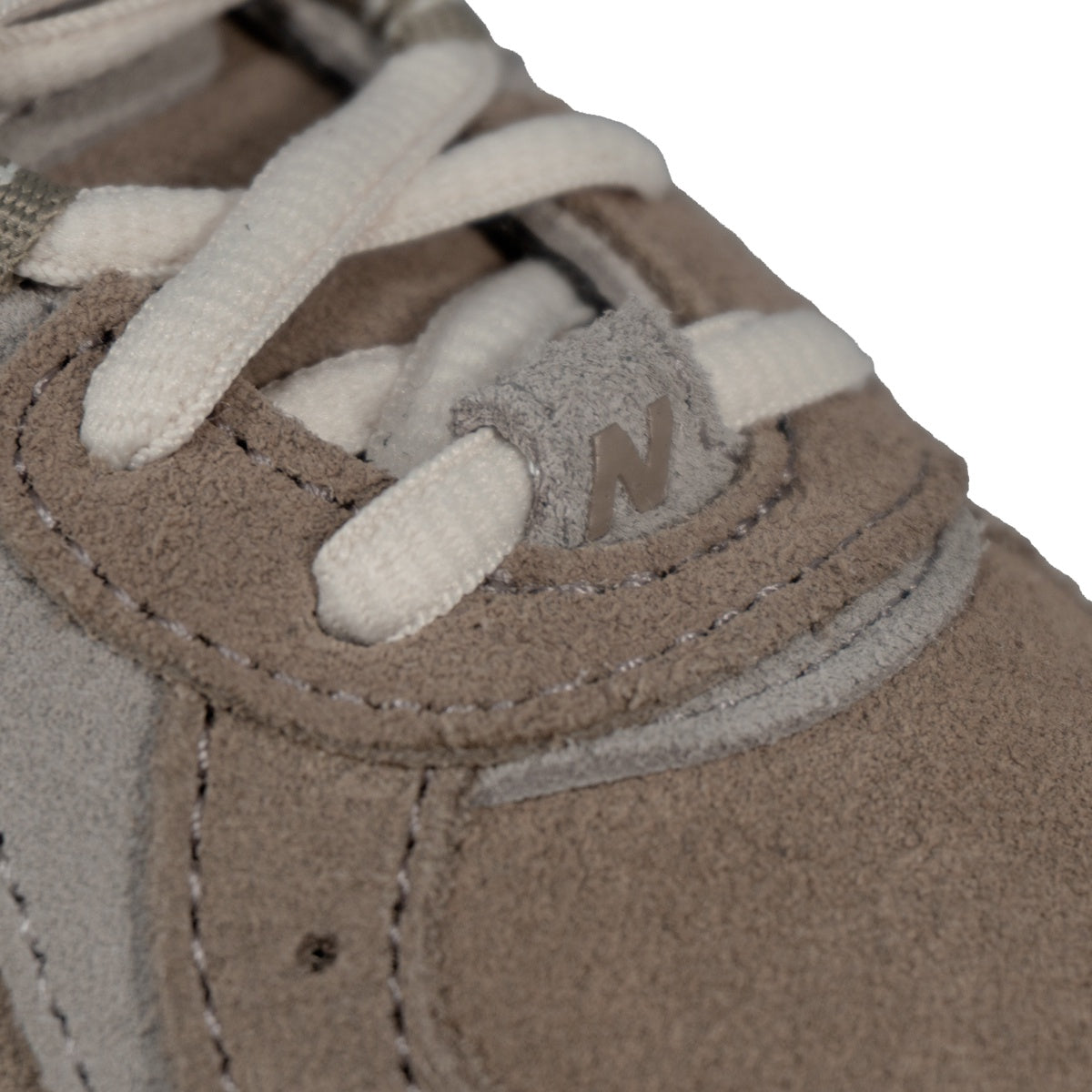 Tênis New Balance 204 L Feminino
