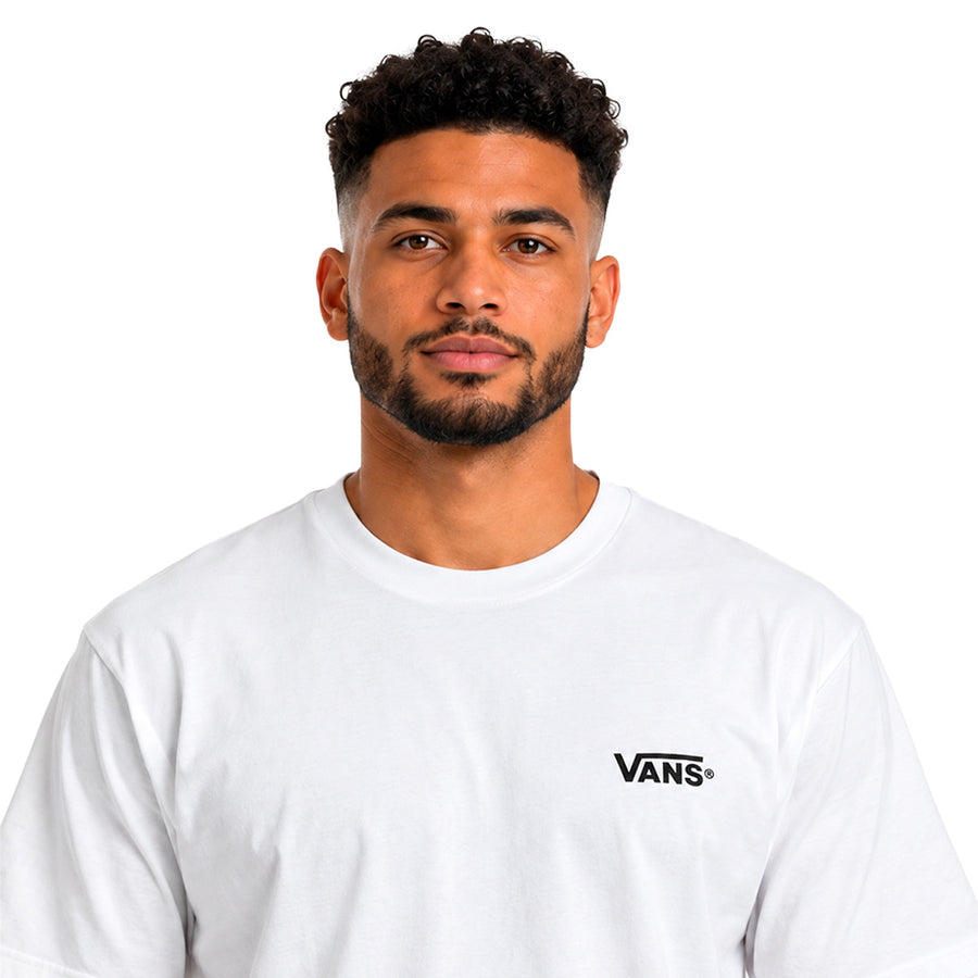Camiseta Vans New Left Chest Masculino — O logo no canto do peito