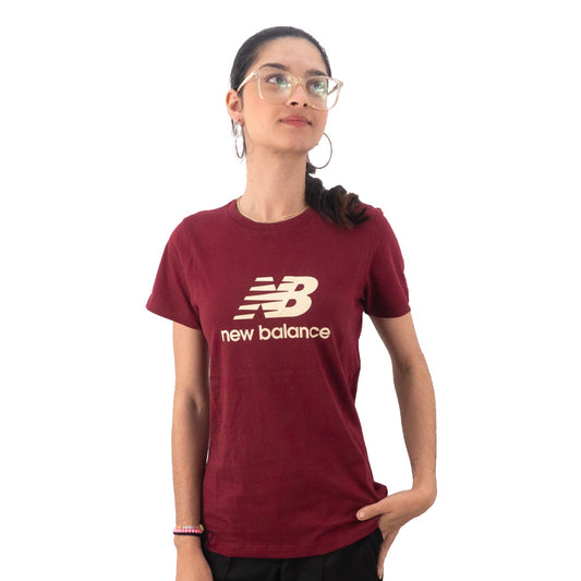 Camiseta New Balance Essentials Feminino